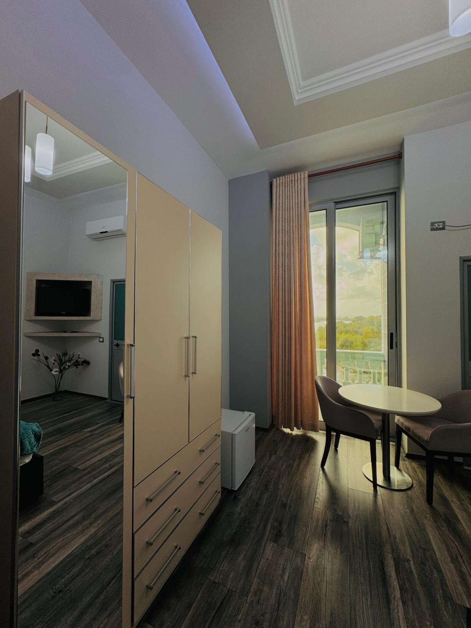 Prince Of Lake Hotel Shkoder Ngoại thất bức ảnh